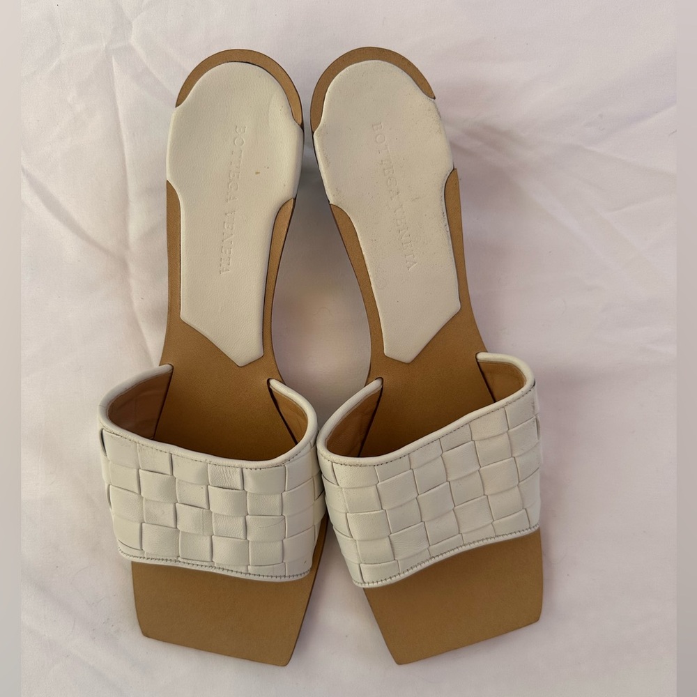 Bottega Veneta White Intrecciato Leather Square Toe Sandal kitten heel